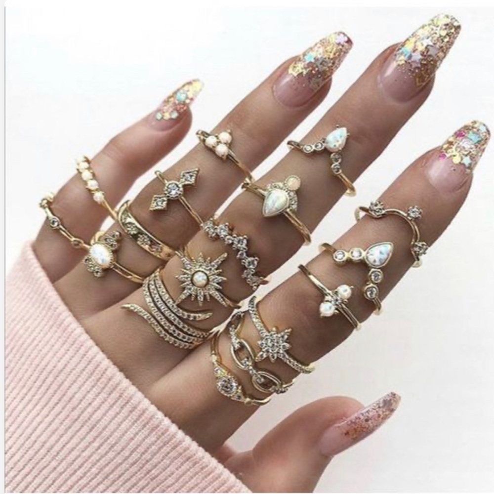 NWT Ladies 17pcs Knuckle Ring Set- Gold